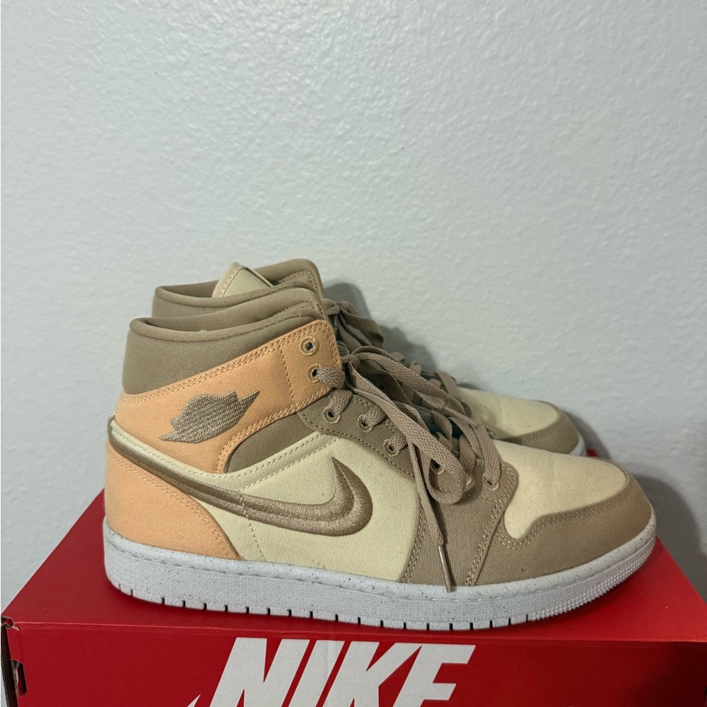 Barely Worn Women’s Nike Air Jordan 1 Mid in Beige and Cream Size 10 US